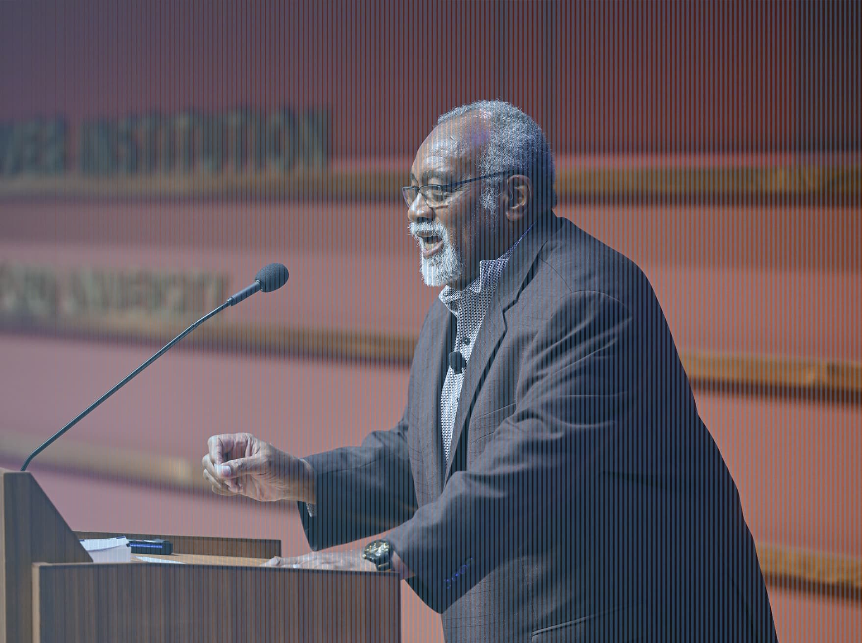 Portrait photo of Glenn Loury