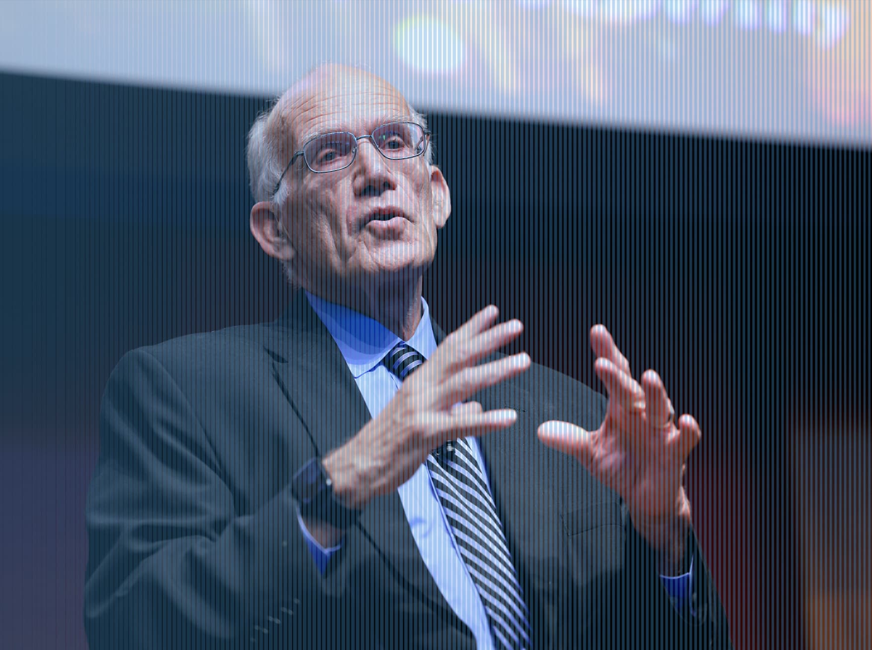Portrait photo of Victor Davis Hanson