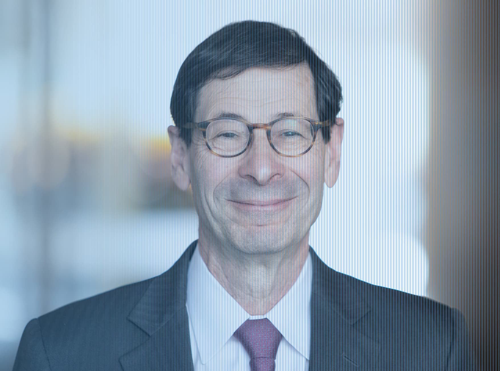 Portrait photo of Maurice Obstfeld