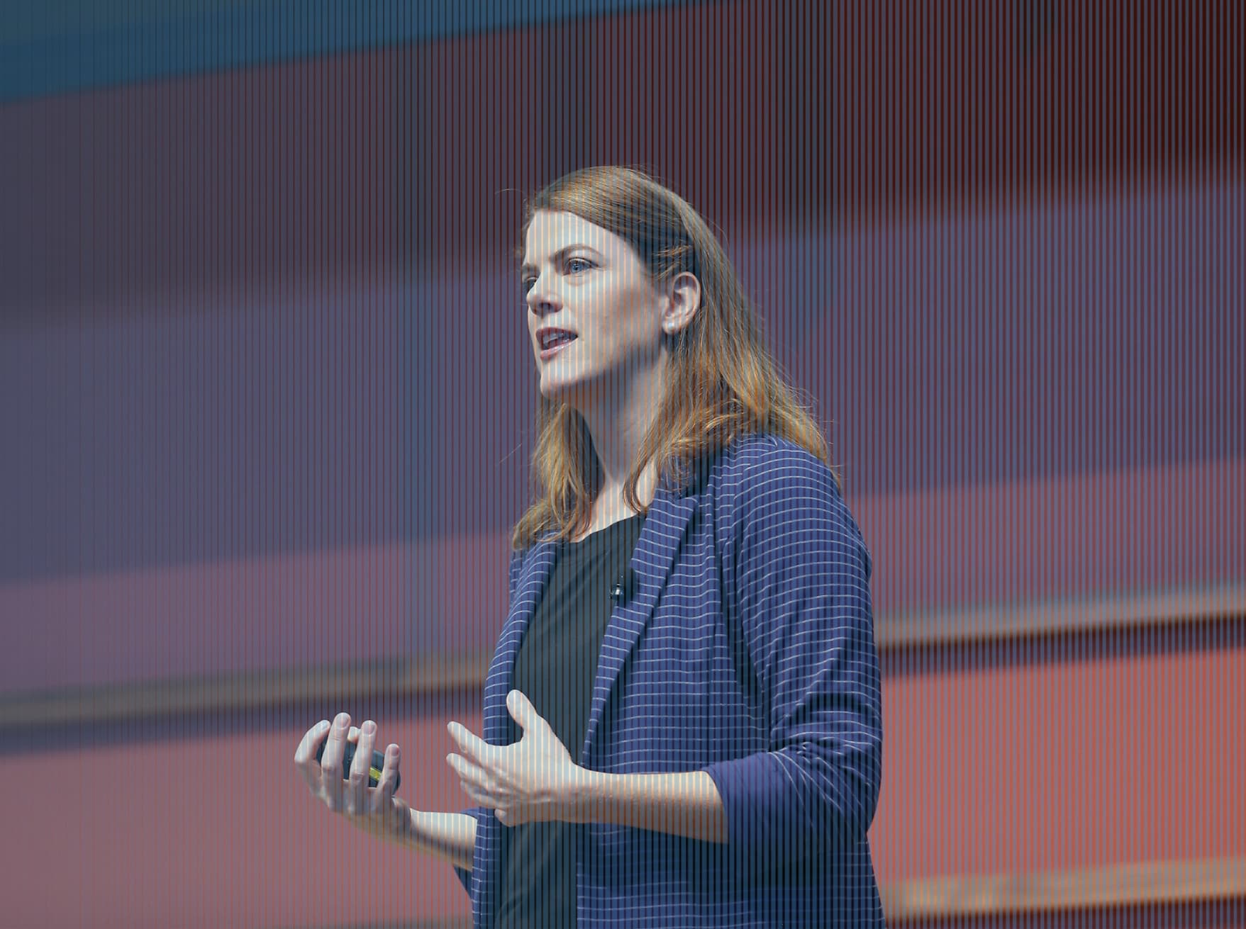 Portrait photo of Jennifer Burns
